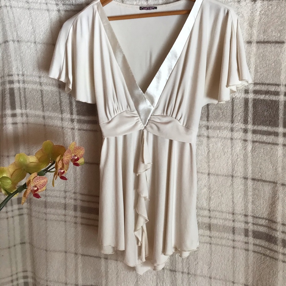 XOXO Cream Blouse - Super Flattering!